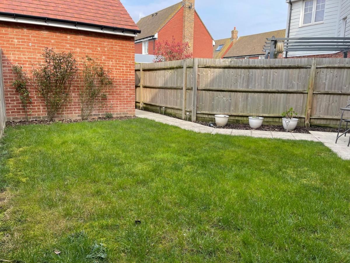 Ashford Holiday Home Sleeps 6 Free Parking Wifi Willesborough Eksteriør bilde
