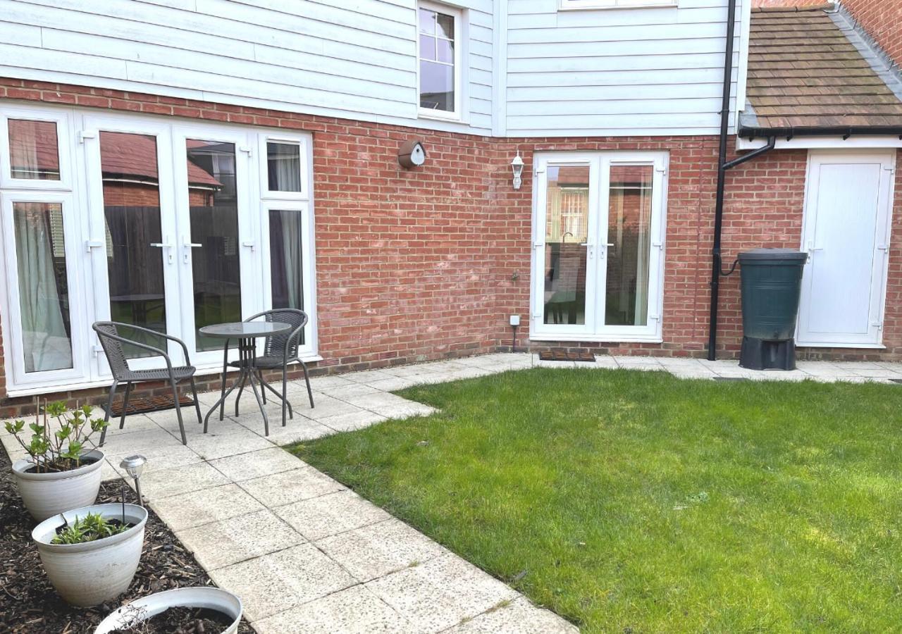 Ashford Holiday Home Sleeps 6 Free Parking Wifi Willesborough Eksteriør bilde