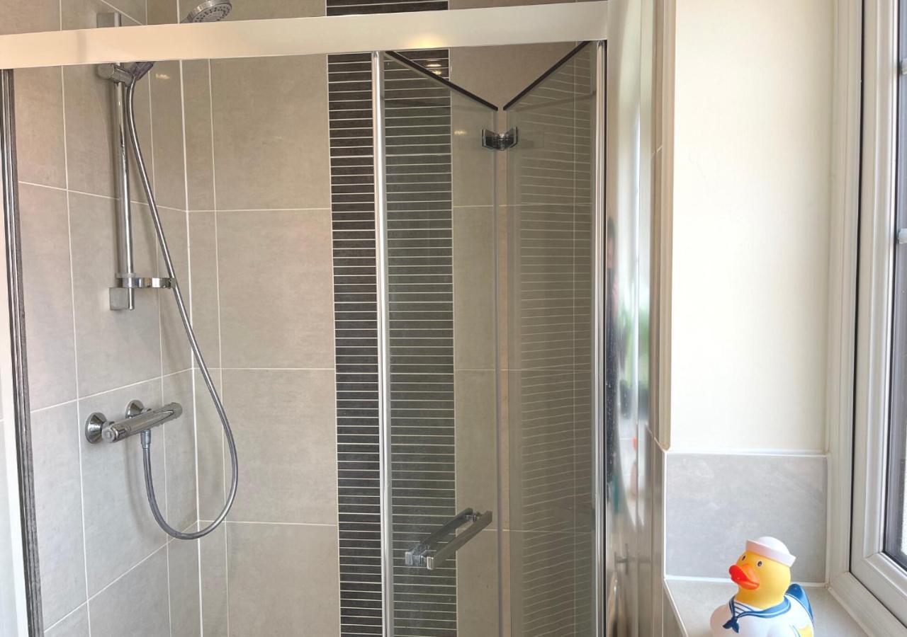 Ashford Holiday Home Sleeps 6 Free Parking Wifi Willesborough Eksteriør bilde