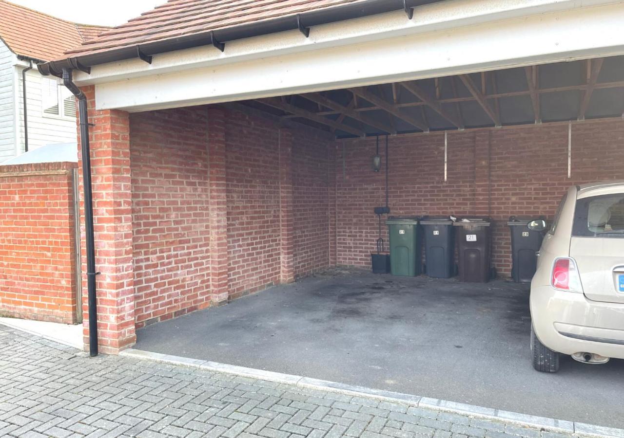 Ashford Holiday Home Sleeps 6 Free Parking Wifi Willesborough Eksteriør bilde