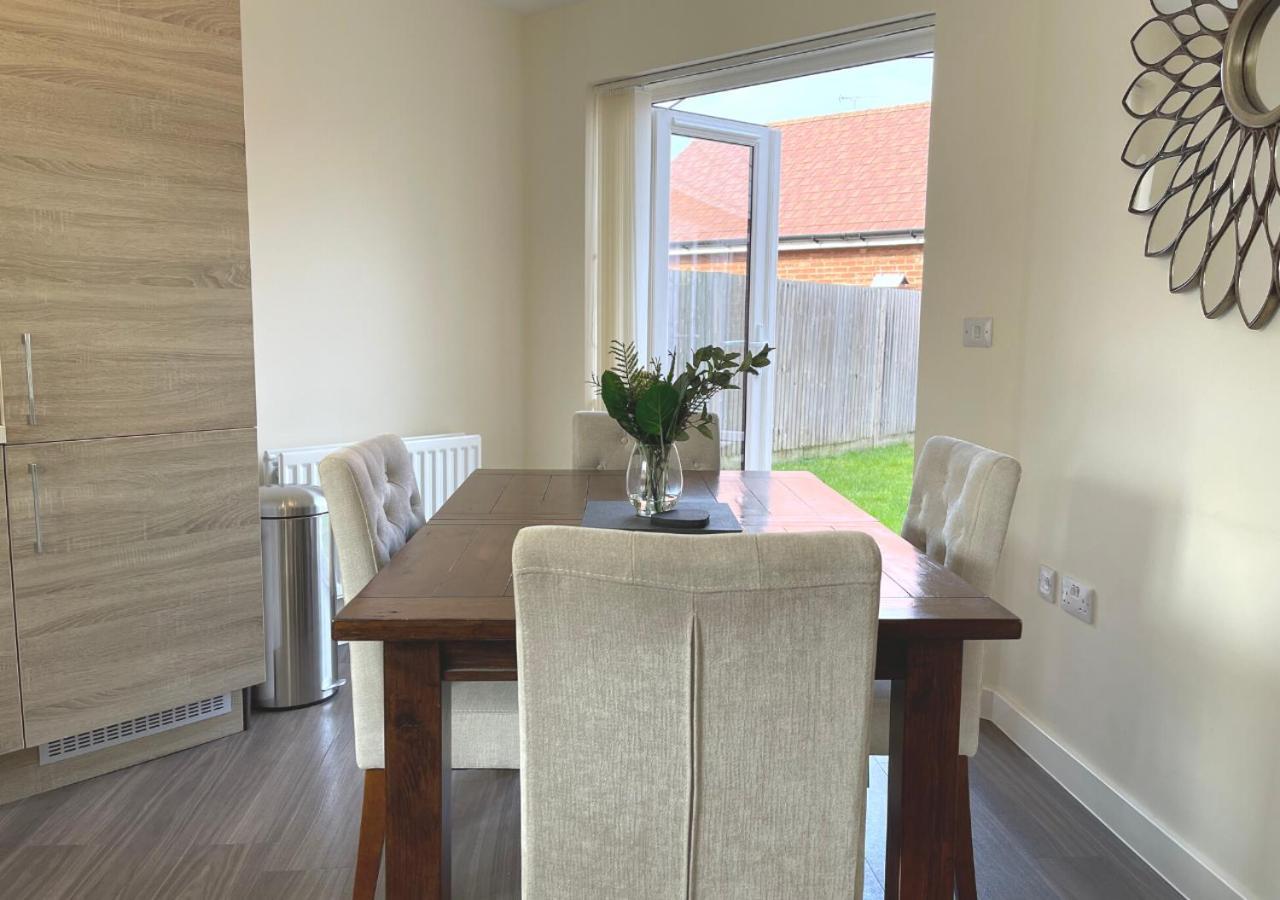 Ashford Holiday Home Sleeps 6 Free Parking Wifi Willesborough Eksteriør bilde