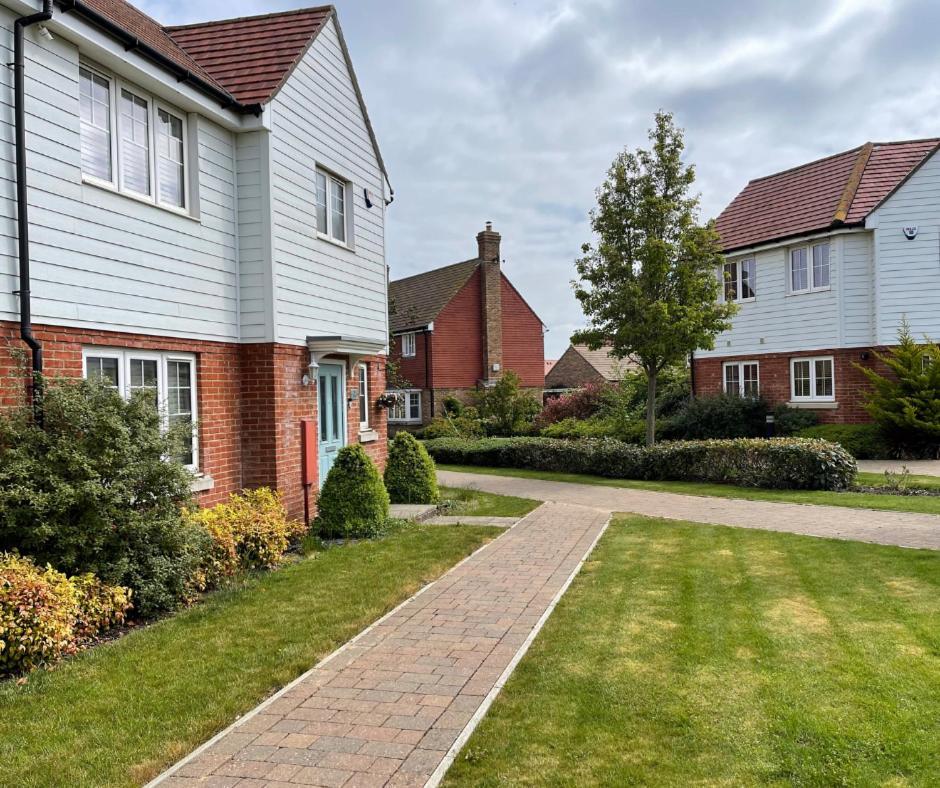 Ashford Holiday Home Sleeps 6 Free Parking Wifi Willesborough Eksteriør bilde